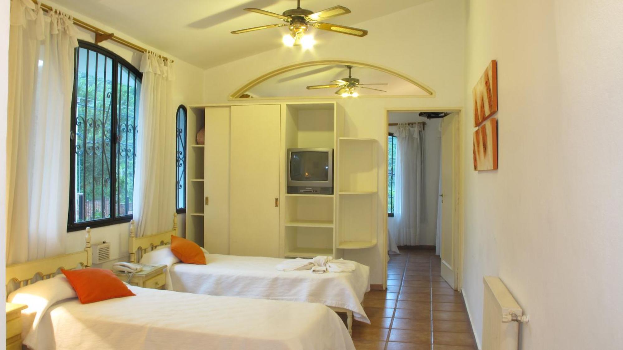 Portal De La Montana Hotel Villa Carlos Paz Room photo